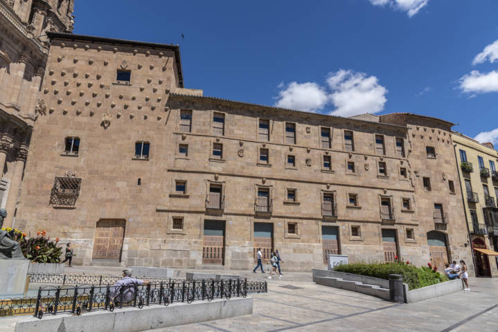 Salamanca 021 - Casa de Las Conchas.jpg